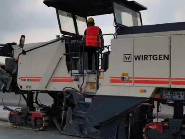 铣刨机（水泥路面精铣刨